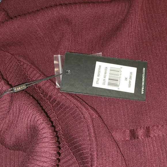 NWT CYRUS Mahogany Turtleneck Sweater - Picture 3 of 4
